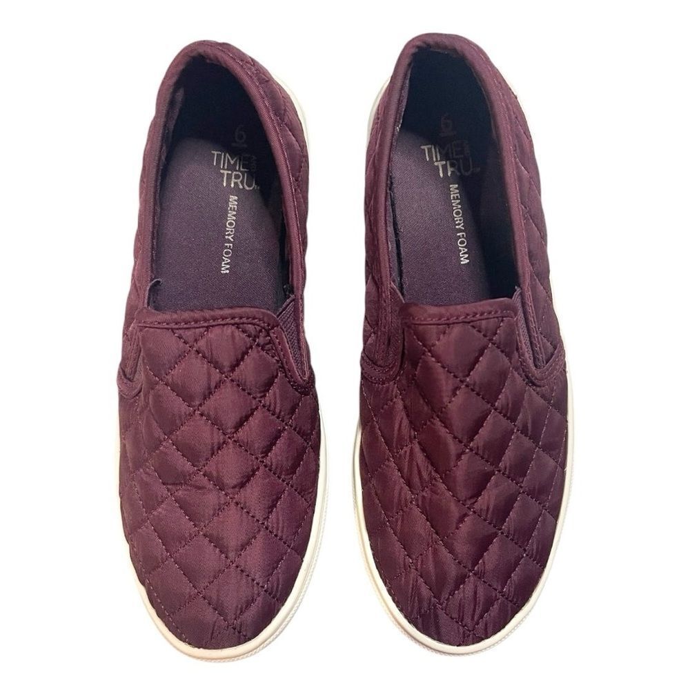 Time and Tru Women’s Quilted Slip-On Sneakers | Size 6